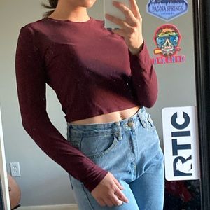 Fitted maroon crop top